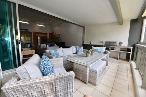 East On Byron - Airlie Beach Holiday 35