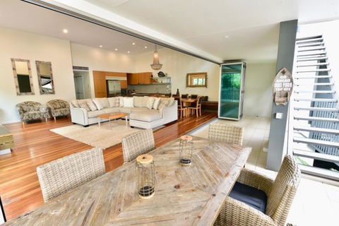 East On Byron - Airlie Beach Holiday 14