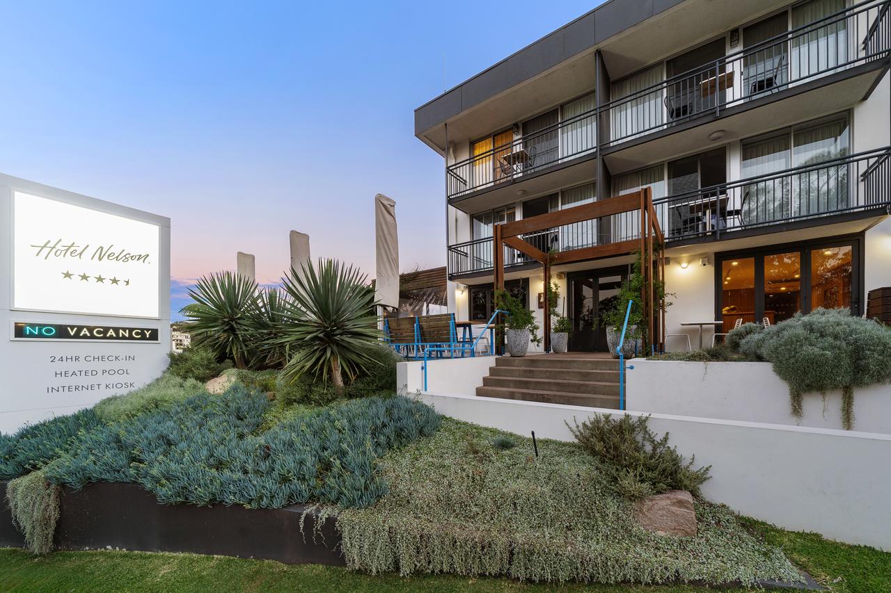 Nelson Bay NSW Airlie Beach Holiday