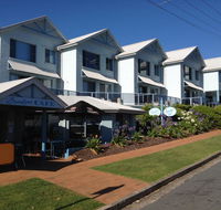 Breakers Apartments - Airlie Beach Holiday