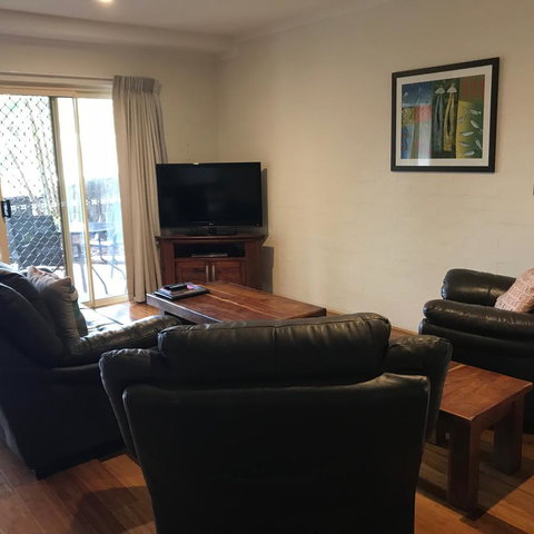 Mariner Bay Apartments - Airlie Beach Holiday 8