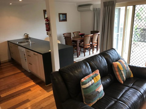 Mariner Bay Apartments - Airlie Beach Holiday 9