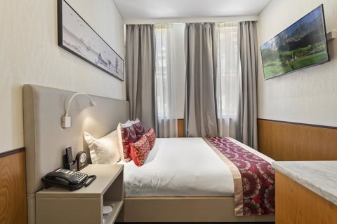 YEHS Hotel Sydney QVB - Airlie Beach Holiday 21