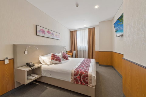 YEHS Hotel Sydney QVB - Airlie Beach Holiday 22
