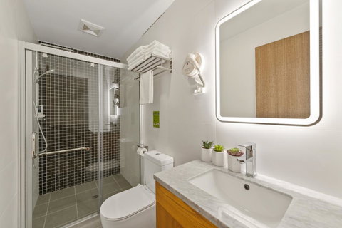 YEHS Hotel Sydney QVB - Airlie Beach Holiday 41