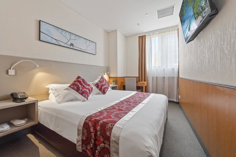 YEHS Hotel Sydney QVB - Airlie Beach Holiday 38