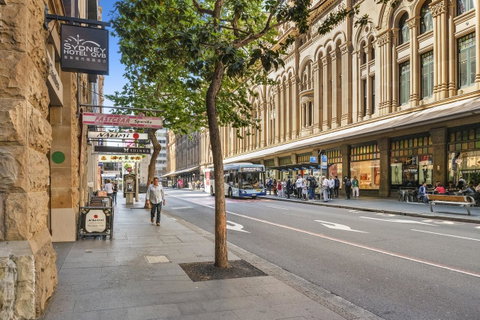 YEHS Hotel Sydney QVB - Airlie Beach Holiday 4