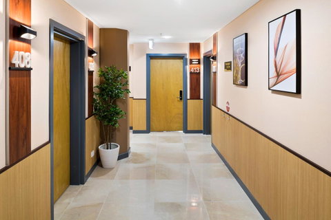 YEHS Hotel Sydney QVB - Airlie Beach Holiday 42