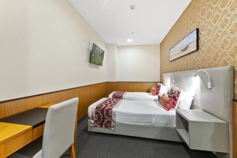 YEHS Hotel Sydney QVB - Airlie Beach Holiday 18
