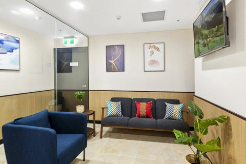 YEHS Hotel Sydney QVB - Airlie Beach Holiday 15