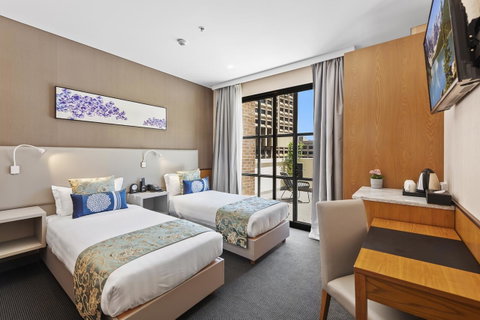 YEHS Hotel Sydney QVB - Airlie Beach Holiday 10