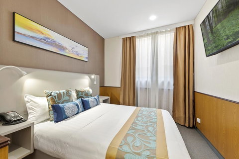 YEHS Hotel Sydney QVB - Airlie Beach Holiday 20