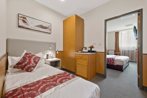 YEHS Hotel Sydney QVB - Airlie Beach Holiday 39