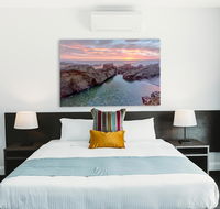 Coniston Hotel Wollongong - Airlie Beach Holiday