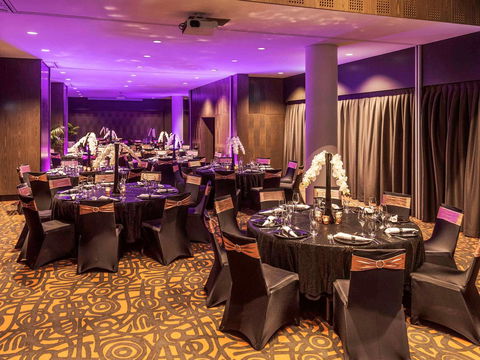 Novotel Sydney Darling Harbour - Airlie Beach Holiday 42