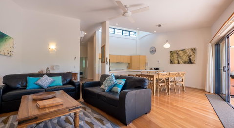 Byron Quarter Apartments - Airlie Beach Holiday 26