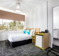 Nightcap at Caringbah Hotel - Airlie Beach Holiday