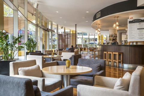 Holiday Inn Sydney Potts Point - Airlie Beach Holiday 5