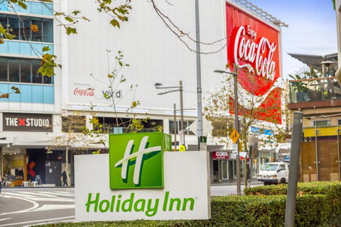 Holiday Inn Sydney Potts Point - Airlie Beach Holiday 9