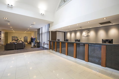 Holiday Inn Sydney Potts Point - Airlie Beach Holiday 1