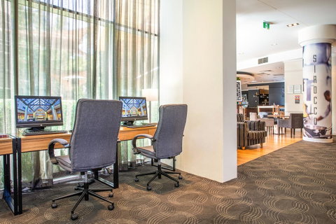 Holiday Inn Sydney Potts Point - Airlie Beach Holiday 11
