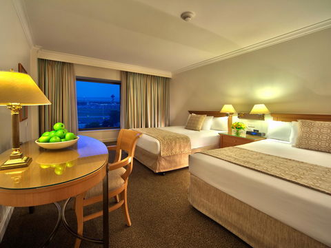 Stamford Plaza Sydney Airport Hotel & Conference Centre - Airlie Beach Holiday 20