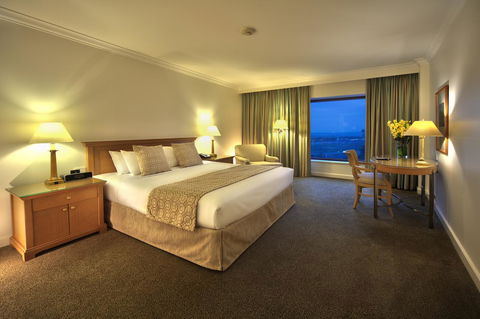 Stamford Plaza Sydney Airport Hotel & Conference Centre - Airlie Beach Holiday 1