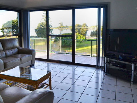 Oxley 8 At Tuncurry - Airlie Beach Holiday 5