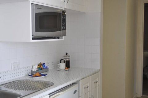 Coogee Sands Hotel & Apartments - Airlie Beach Holiday 1