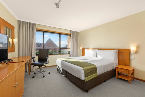 Sydney Harbour Hotel - Airlie Beach Holiday 1