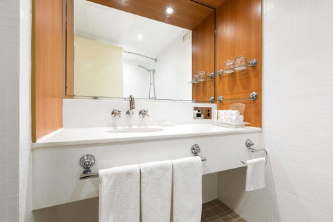 Sydney Harbour Hotel - Airlie Beach Holiday 6