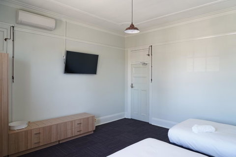 Rosehill Hotel - Airlie Beach Holiday 4