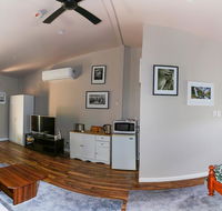 Pound Creek Gallery - Airlie Beach Holiday