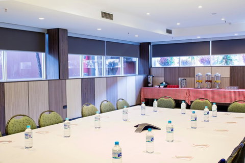Metro Aspire Hotel Sydney - Airlie Beach Holiday 11