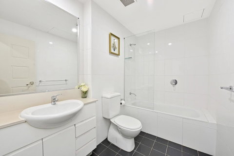 Comfortable Apartment In Central Sydney - Airlie Beach Holiday 4