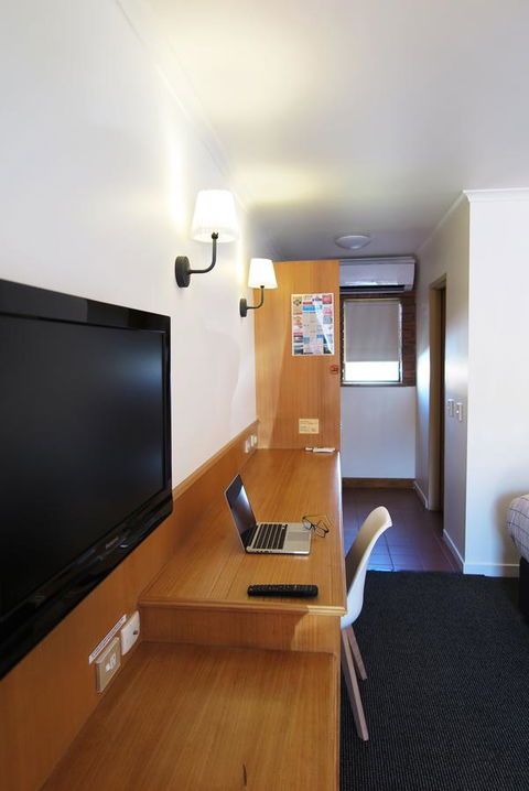 Summerhill Motor Inn - Airlie Beach Holiday 11