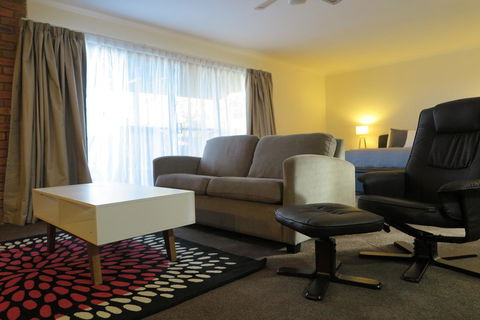Summerhill Motor Inn - Airlie Beach Holiday 40