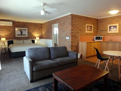 Summerhill Motor Inn - Airlie Beach Holiday 35