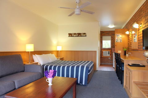 Summerhill Motor Inn - Airlie Beach Holiday 14