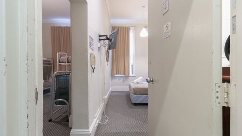 Woolbrokers Hotel - Airlie Beach Holiday 8