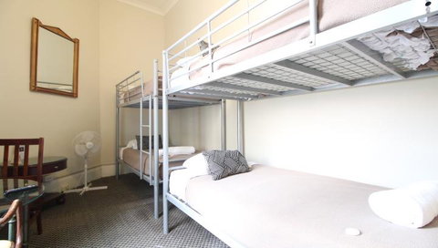 Woolbrokers Hotel - Airlie Beach Holiday 2