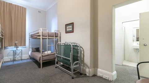 Woolbrokers Hotel - Airlie Beach Holiday 9