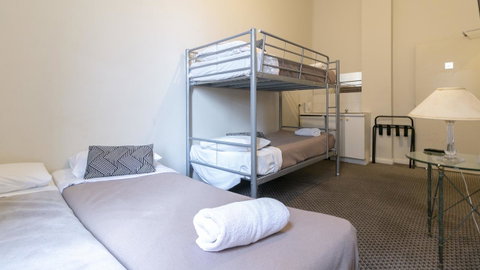Woolbrokers Hotel - Airlie Beach Holiday 26