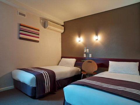 Hotel Hacienda - Airlie Beach Holiday 14