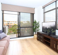 Vibrant inner-city living - Darling Harbour fringe - Airlie Beach Holiday