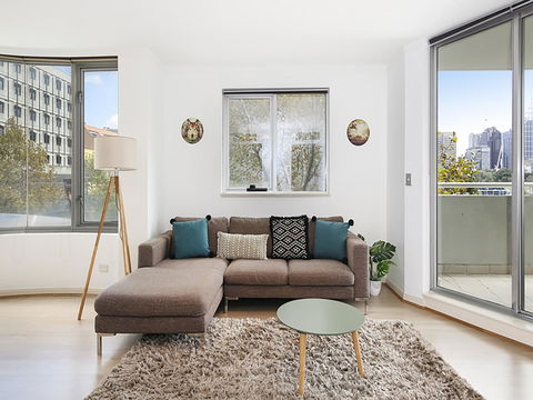 Lower Bridge And Sails - Executive 2BR Darlinghurst Apartment With Balcony And Rooftop Views - Airlie Beach Holiday 4