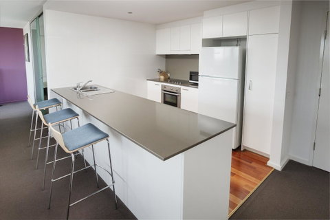 Honeysuckle Executive Apartments - Airlie Beach Holiday 42