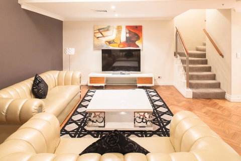 Seasons Harbour Plaza - Airlie Beach Holiday 4