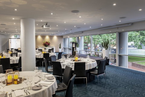 Novotel Sydney Darling Square - Airlie Beach Holiday 22