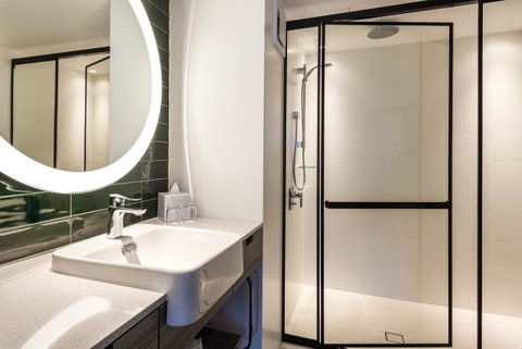 Novotel Sydney Darling Square - Airlie Beach Holiday 8